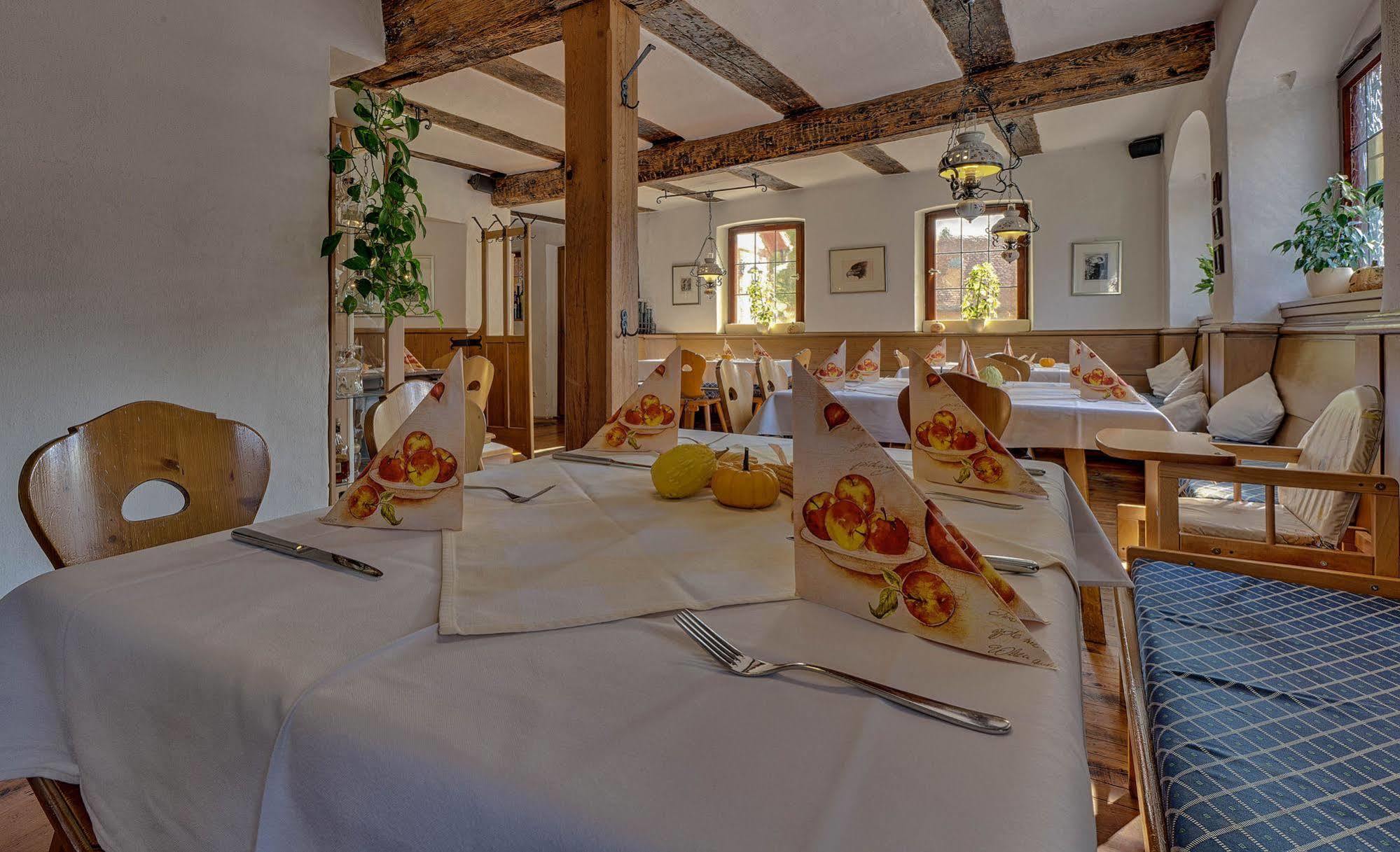 Landhaus Zum Falken Tauberzell Buitenkant foto